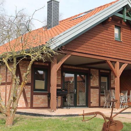 Comfy Farmhouse In Brusow With Garden Kröpelin Kültér fotó